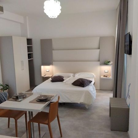Hotel Abel & Residence Чезенатіко Екстер'єр фото