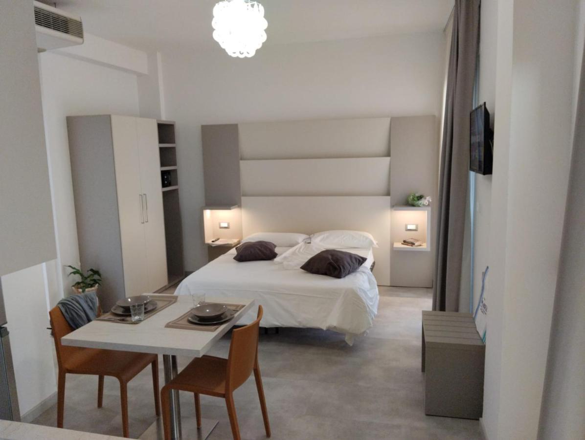 Hotel Abel & Residence Чезенатіко Екстер'єр фото